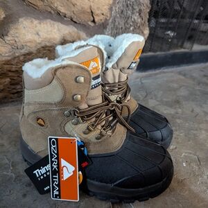 NWT Women's Waterproof Cold Weather Rated Lined Insulated Winter Boots SZ 8